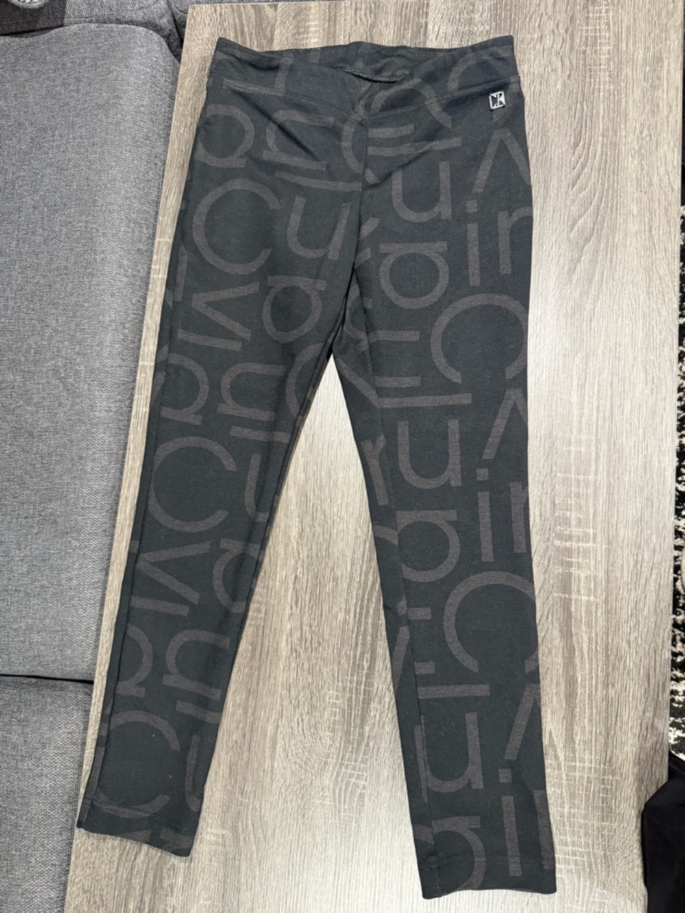 Calvin Klein Charcoal & Black Logo-Pattern Leggings - Picture 3 of 9